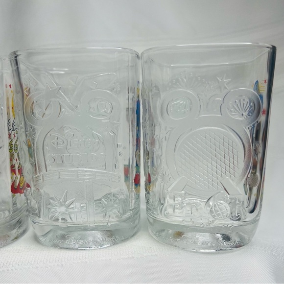 Disney McDonald’s Glasses‎ FOUR PARKS 
Celebration 2000 Set of 5 EUC - Picture 7 of 14